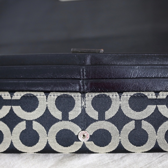 Coach Wallet in very good condition - Picture 7 of 8